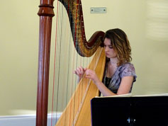 Alexandra Kovach, harpist