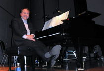 Jeff Rapsis at the piano