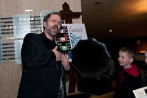 Rodney Sauer sings with the Victrola