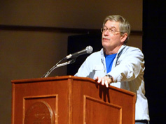 Bill Shaffer welcomes Saturday morning attendees